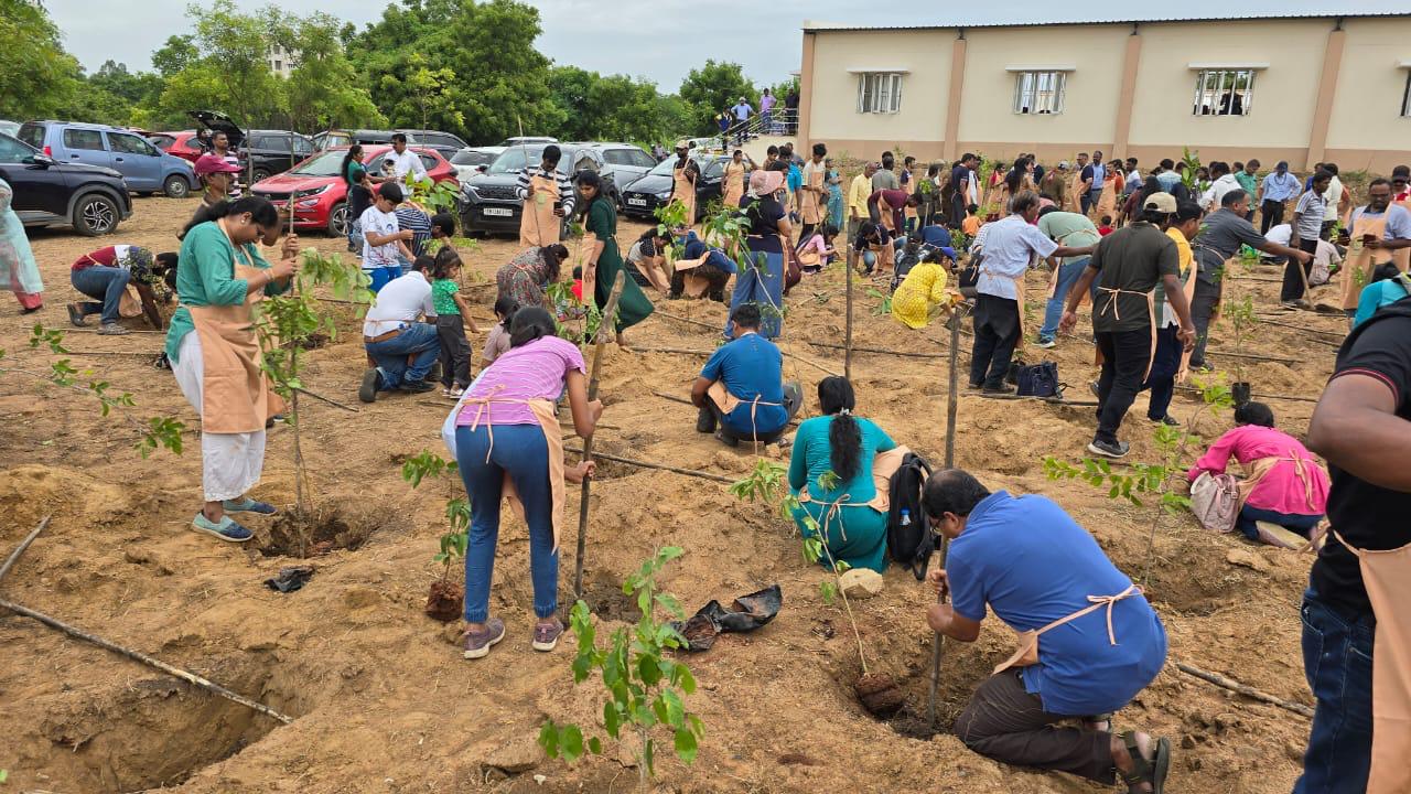 --Thryve-Digital-plants-2500-saplings-in-Chennai-under-its-‘A-Tree-for-Every-Thryvian’-initiative